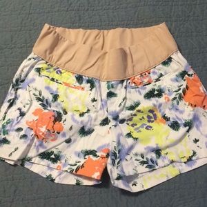 Gap maternity shorts